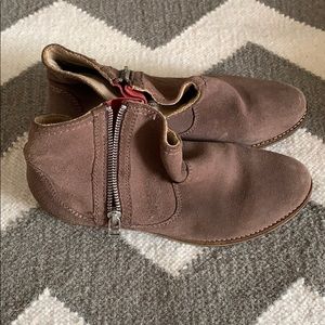 Steve Madden Brown Suede Boots
